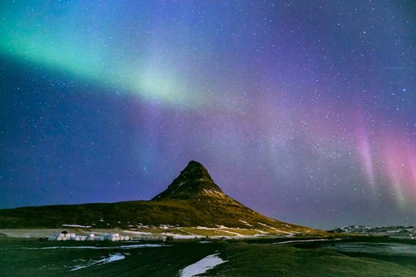 아이슬란드 밤하늘의 오로라