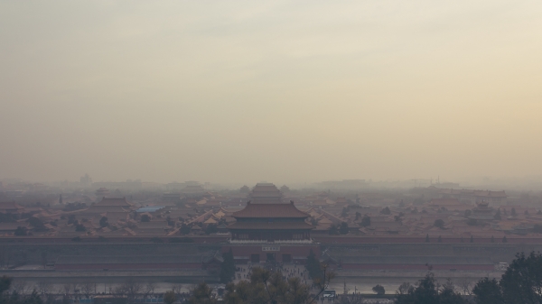 미세먼지가 감싸 안은 베이징. 출처: 포토리아