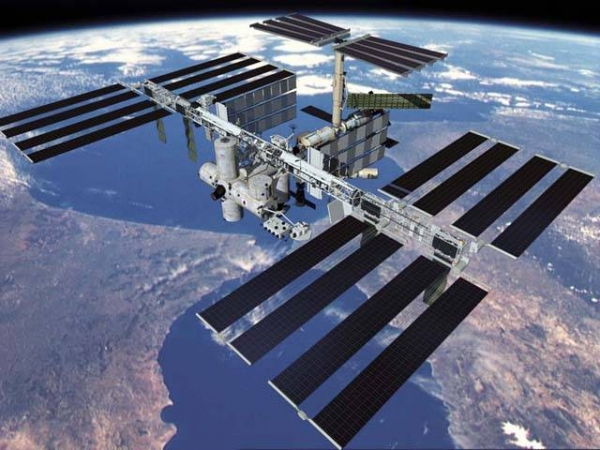 국제우주정거장(ISS) 입니다. 출처: NASA