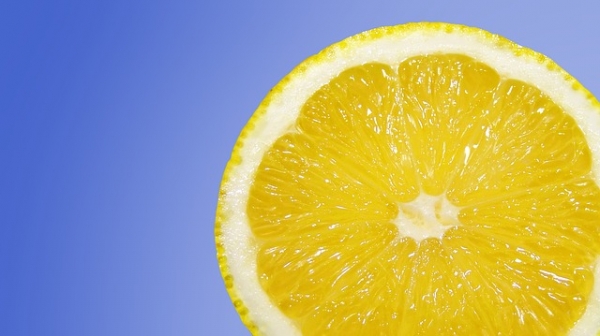 상큼한 레몬. 출처: pixabay
