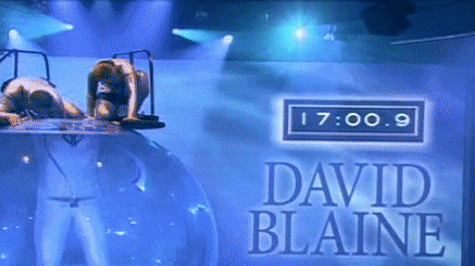 마술사 데이비드 블레인이 호흡 참는 변칙 도전에서 17분의 기록을 세우는 모습.  출처: youtube/David Blaine