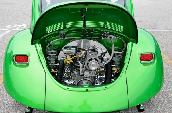 엔진의 실린더 내에서 원활하게 연료가 폭발하지 않을 때 진동이 생길 수 있다. 출처: pixabay