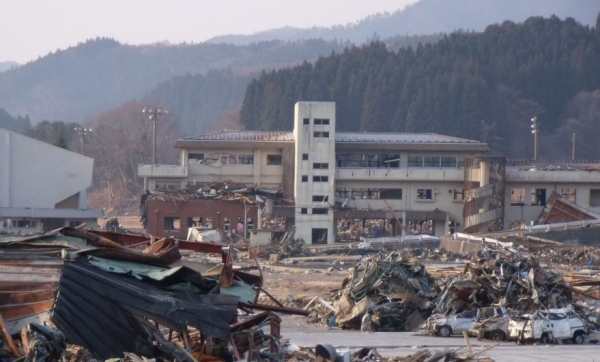 동일본 대지진 쓰나미가 휩쓸고간 후... 출처: Fotolia