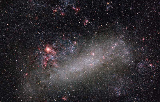 우리은하 근처 왜소은하인 대마젤란 은하. 출처: ESA/NASA/Hubble