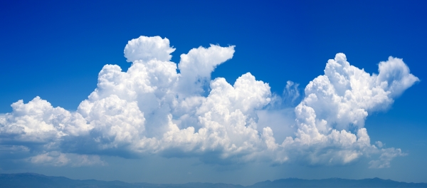 <br>뭉게구름과 쌘비구름! 출처: 세계기상기구<br><br> 거품처럼 포근한 적운. 출처: AdobeStock