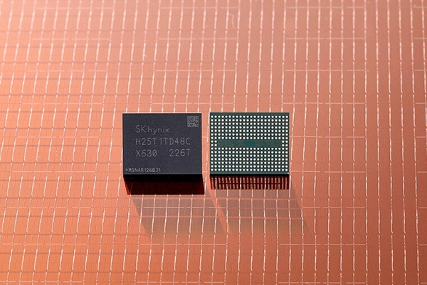 SK하이닉스가 개발한 238단 512Gb TLC 4D 낸드플래시. 출처: SK하이닉스